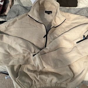 Pretty Little Thing cropped half zip